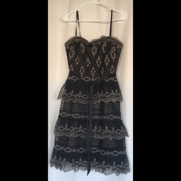 BCBG MAX AZRIA Embroidered Prom Dress / Evening Attire Black & Cream Sz.… - Picture 4 of 10